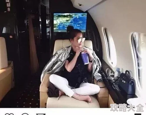 男子扒开美女的奶罩视频据说拍摄于某酒店KTV现场男方疑似富二代